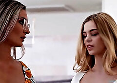 Alex Mack Eats Out Mandy Rheas Pussy