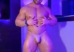 Pro Beefy Butt BB Derek Bolt Naked Pose & JO