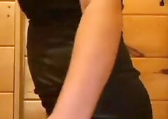 Sexy Latina shaking Ass