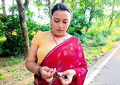 Dost ki unsatisfied bibi fucked by me bhabi jungle me akeli lift deke sex done hot Hindi viral video