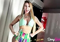 Blonde with a cries in anal.