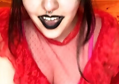 Innocent BBW girl enjoy toys and masturbate on webcam