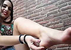 Top Girl Manuela Rivas Beautiful Feet Devoured by Guy