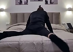 AMATEUR  VERY INTENSE HANDJOB - WITH A NICE CUMSHOT
