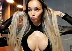 Solo Amateur Latina Teen With Big Boobs on Webcam